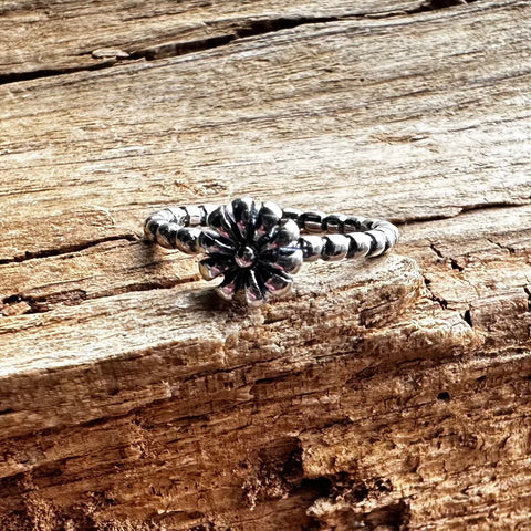 8 Sterling Silver 7mm flower ring