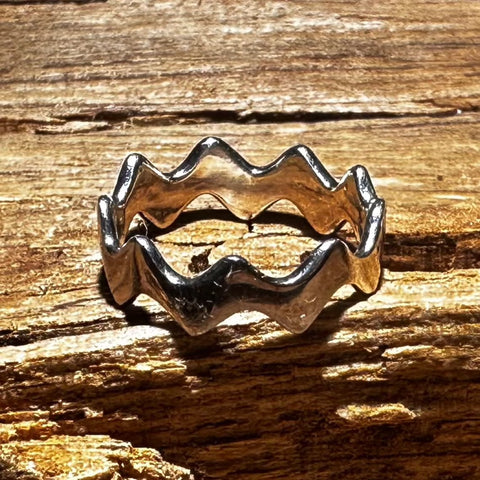 2 Sterling Silver Ring with zig zag design crown 6.5mm width