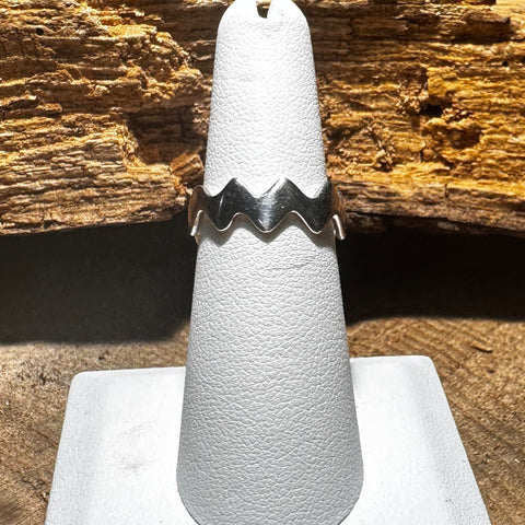 3 Sterling Silver Ring with zig zag design crown 6.5mm width