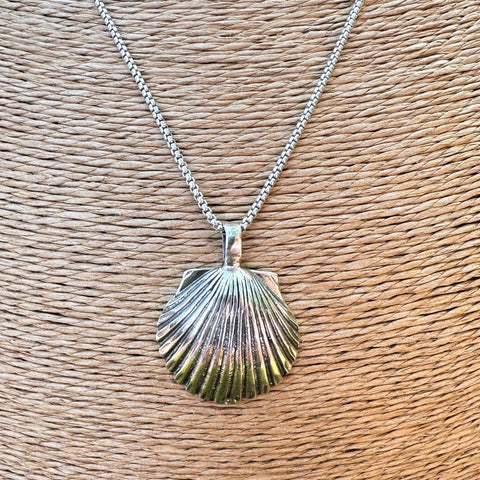 Sterling silver shell pendant 22x24mm (outer frame) 2