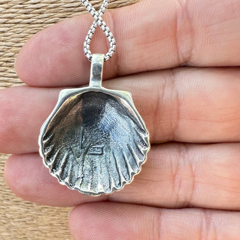 Sterling silver shell pendant 22x24mm (outer frame) 5