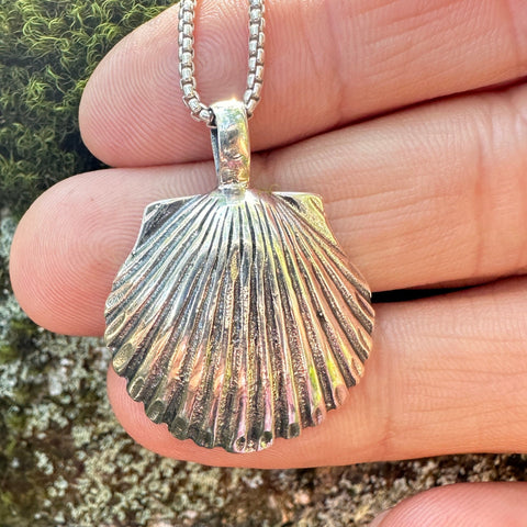 Sterling silver shell pendant 22x24mm (outer frame) 7