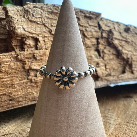 Ring Sterling Silver dainty flower