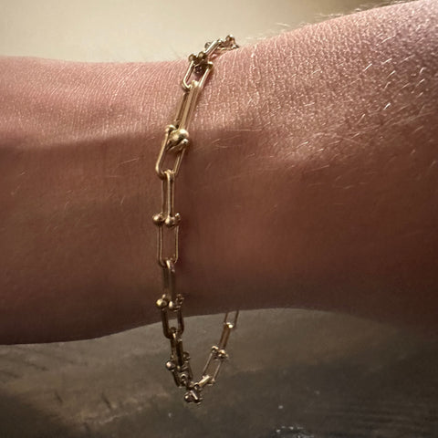 10K gold U-link Hardware bracelet 7 inches long. MINIVIERA 10K Gold U-Link Hardware Bracelet 3