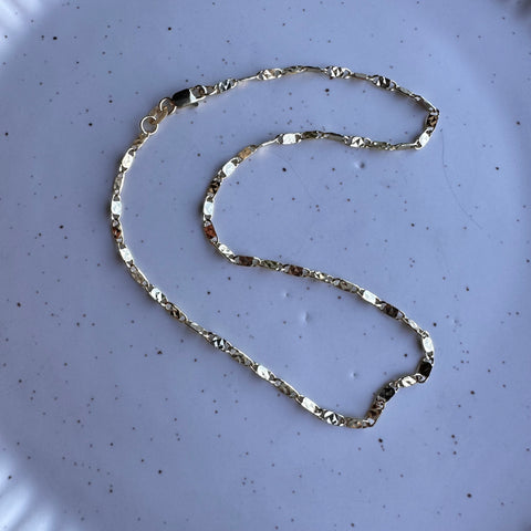 Solid gold 10K ANIKA'S anklet made from rectangular plates connected to each other, diamond-cut for extra sparkle 10" 5