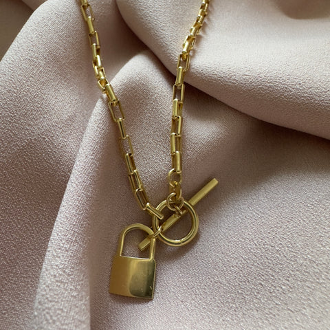 solid gold necklace Padlock locket front toggle  closure  2