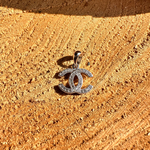 Pendant CHANELLE Sterling Silver: A Sparkling Symbol of Elegance and Glamour
