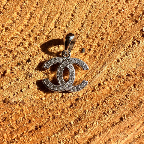 Pendant CHANELLE Sterling Silver: A Sparkling Symbol of Elegance and Glamour