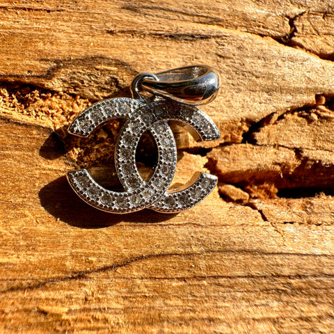 Pendant CHANELLE Sterling Silver: A Sparkling Symbol of Elegance and Glamour