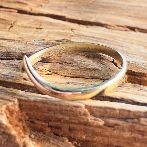 Ring 10K Solid Gold V shape minimalistic stackable