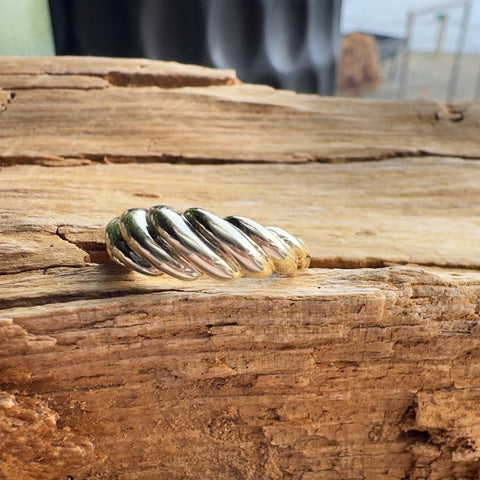 Ring 10K Gold Croissant style M size
