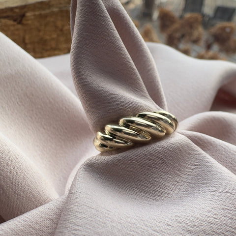 Ring 10K Gold Croissant style M size