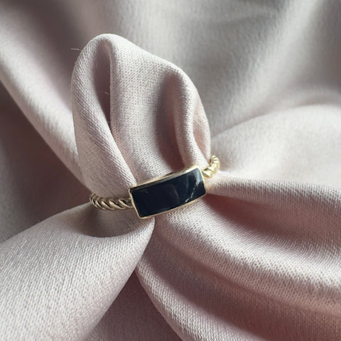 Solid Gold Black enamel twisted band ring minimalistic style 2