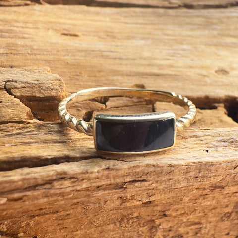 Solid Gold Black enamel twisted band ring minimalistic style 6