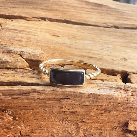 Solid Gold Black enamel twisted band ring minimalistic style 9