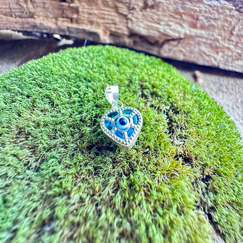 5 Stud Earrings ELYSIA'S GAZE - Heart-Shaped Evil Eye