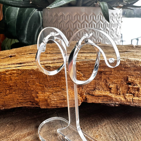 7 Sterling Silver twisted smooth round shape hoop with clip closure