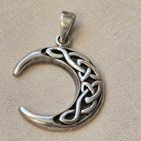 Sterling Silver pendant crescent Moon with design h