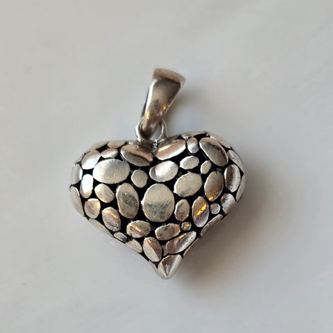 Sterling Silver smooth heart shape pendant with pebble pattern b