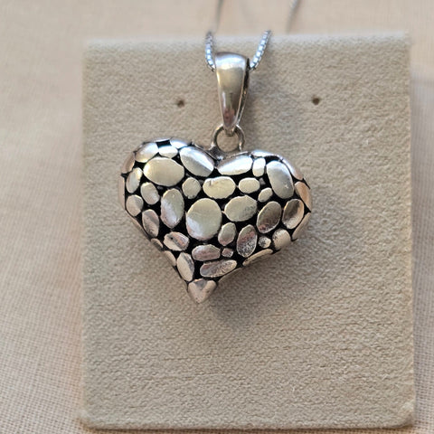 Sterling Silver smooth heart shape pendant with pebble pattern e