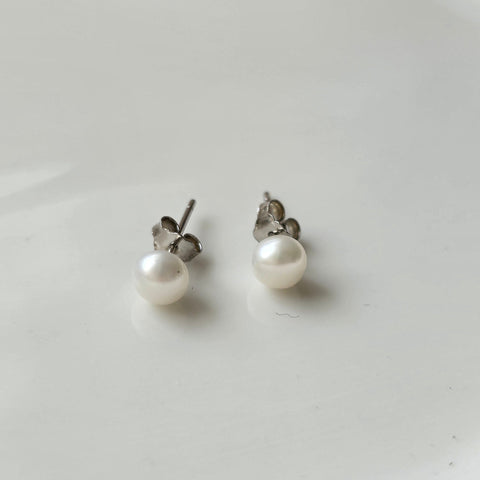 Sterling silver with rhodium fresh water pearl stud earrings 5