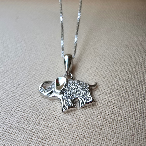 Elephant shaped sterling silver pendant adorned with cubic zirconia 4